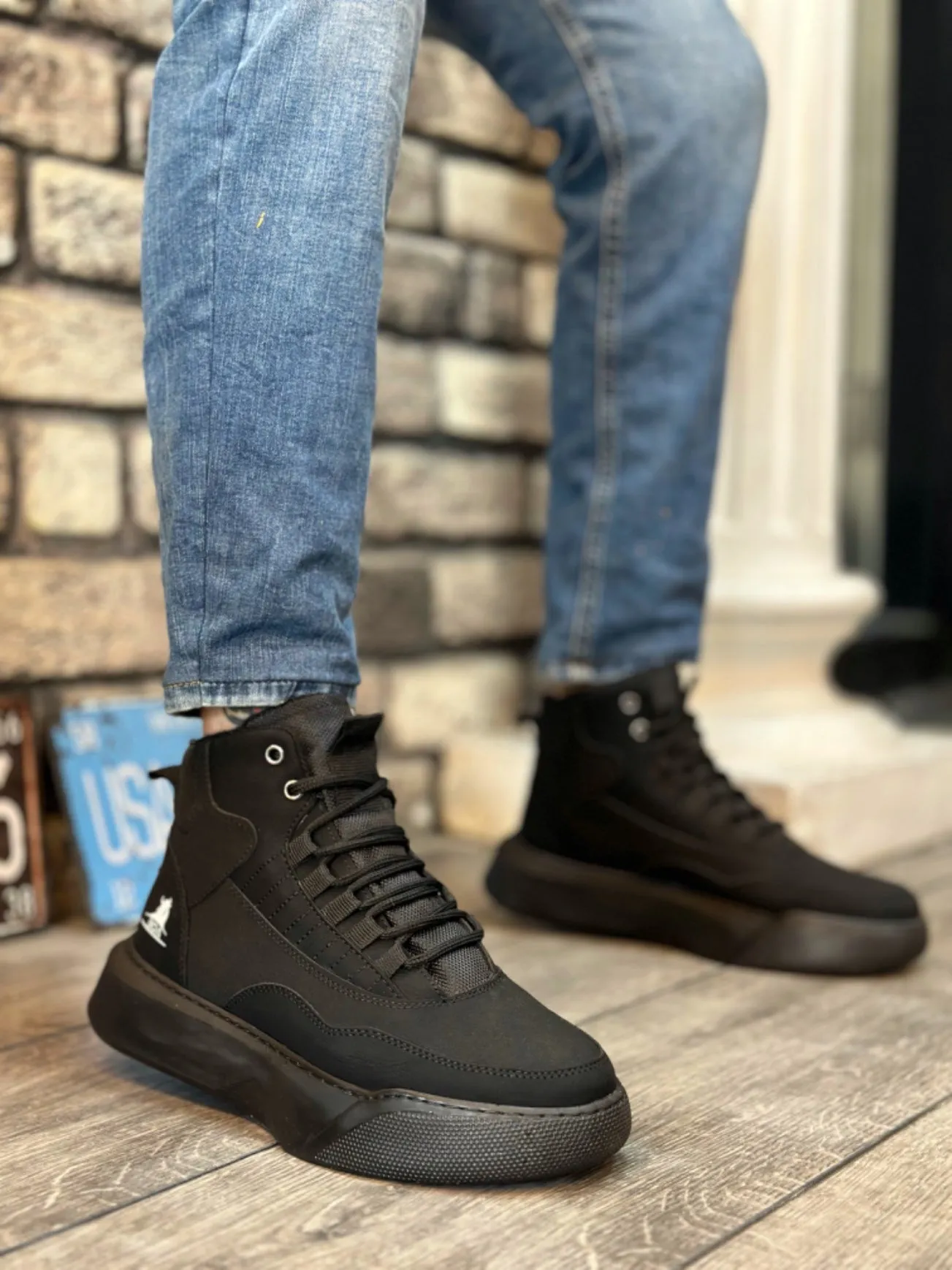 BA0318 Lace-up Men's High Sole Black Sole Sports Boots