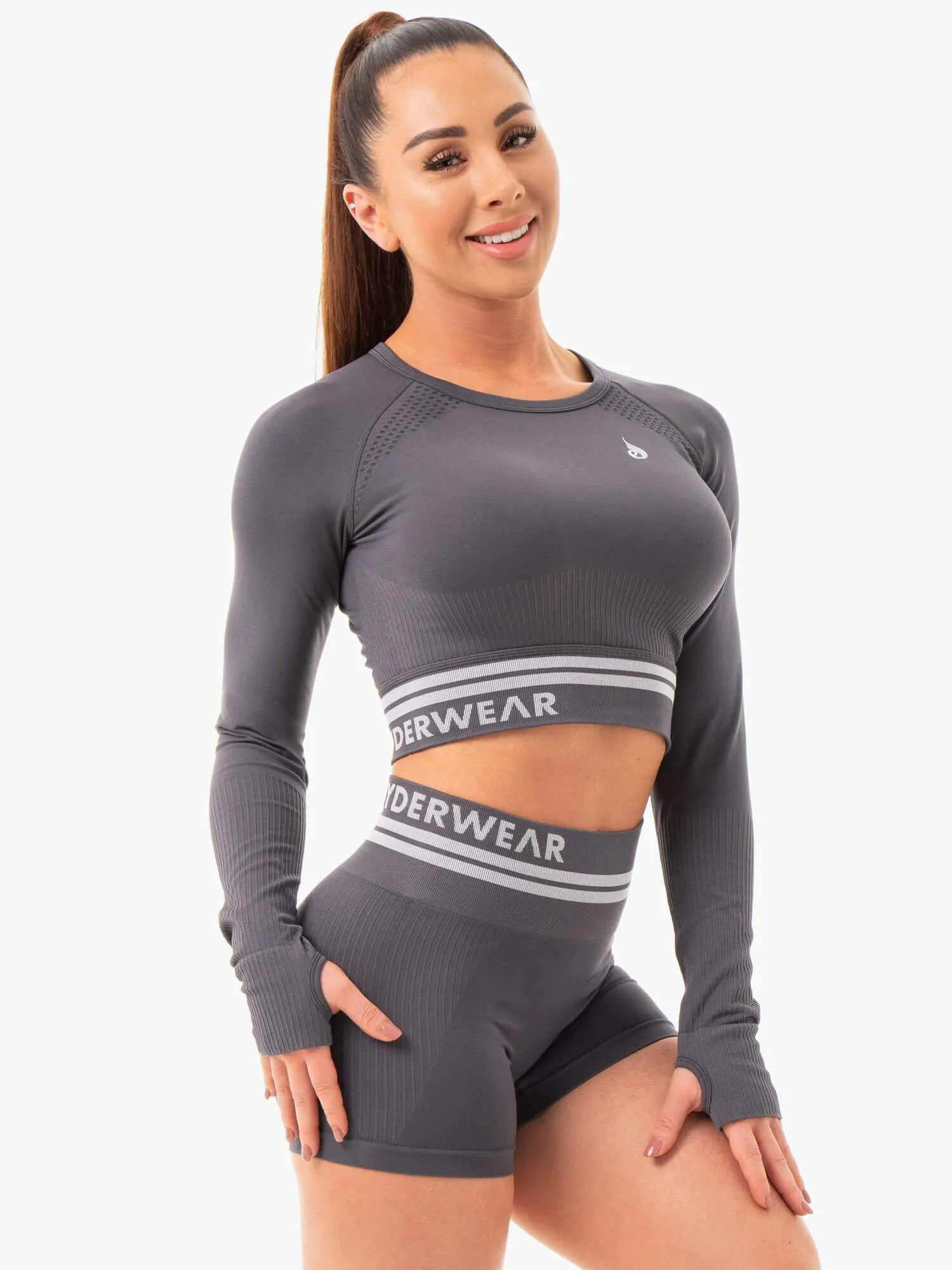 Freestyle Seamless Long Sleeve Crop - Charcoal