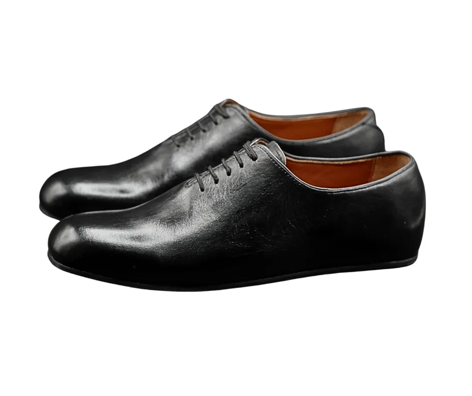 Handmade Black Wholecut Oxford Shoes – Timeless Elegance for Men Timeless Black Leather Oxfords – Handmade Wholecut Craftsmanship