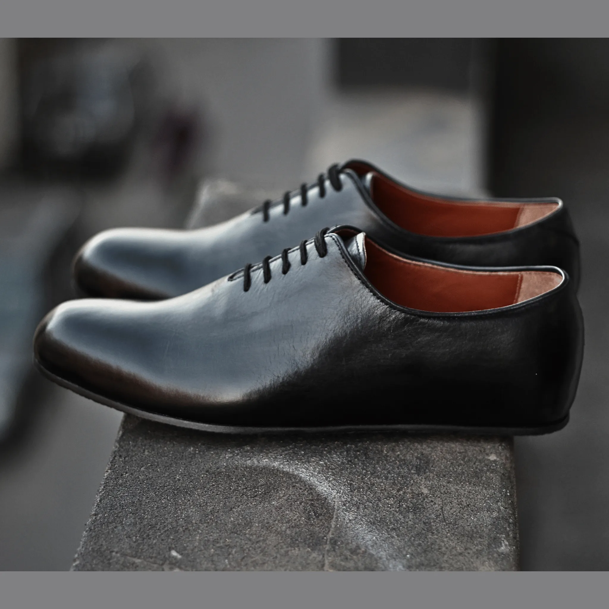 Handmade Black Wholecut Oxford Shoes – Timeless Elegance for Men Timeless Black Leather Oxfords – Handmade Wholecut Craftsmanship