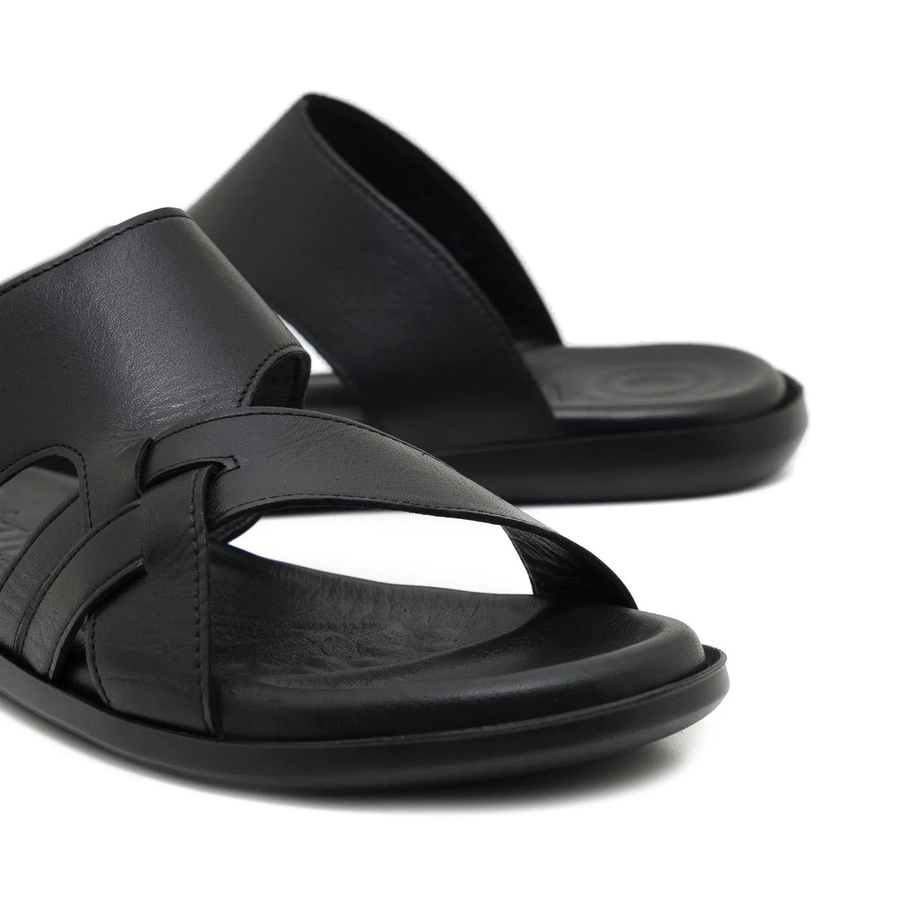 Kempes Black Sandal