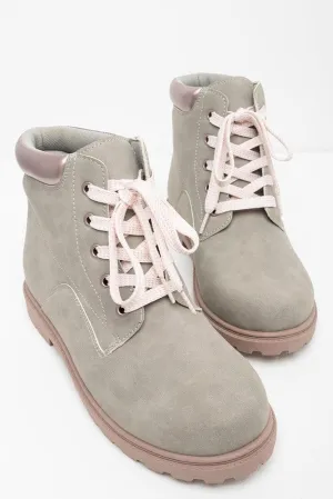 Tunnel Quilt Lace Up Boot Light Grey