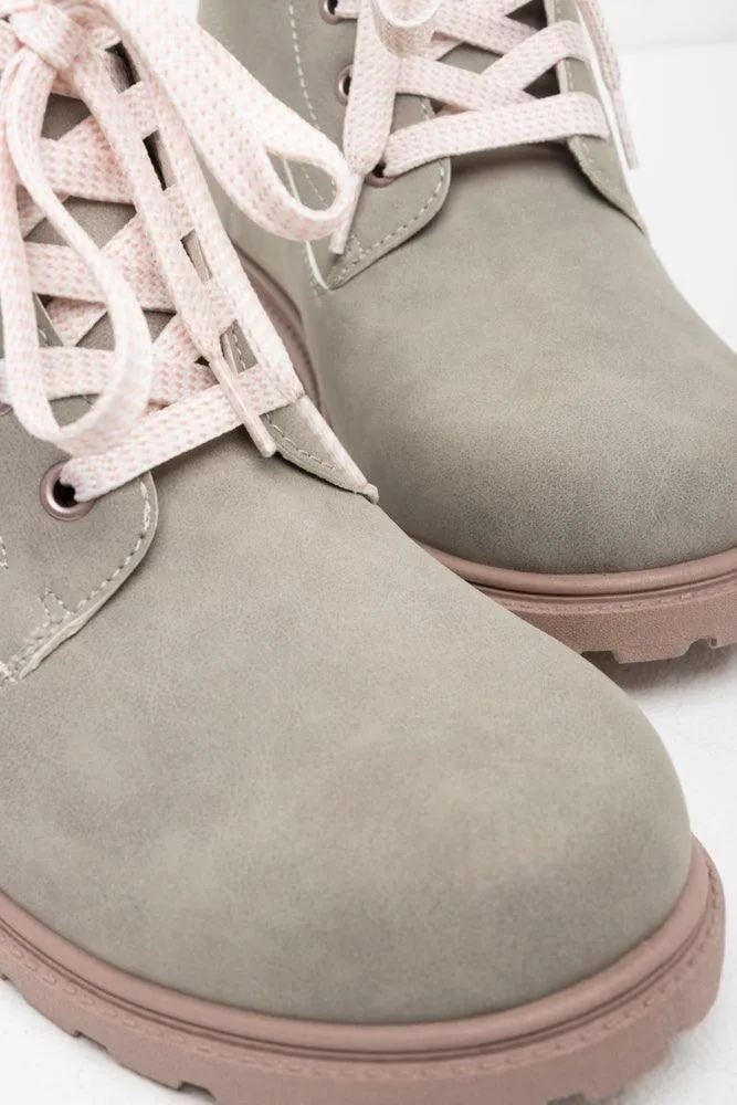 Tunnel Quilt Lace Up Boot Light Grey